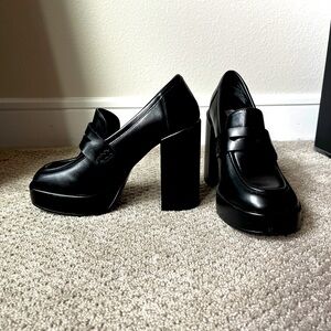 Steve Madden Black Platform Loafer Heels